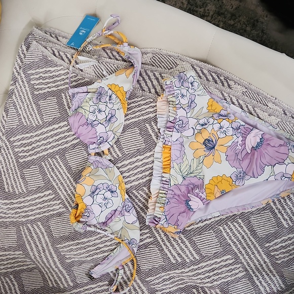 Cupshe bikini - new with tags (small) - Picture 3 of 6
